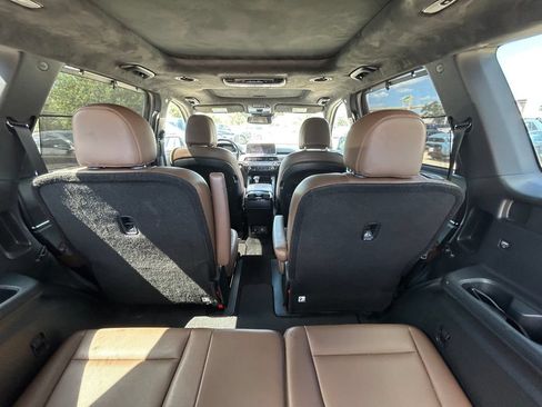Used 2022 Kia Telluride SX w/ SX Prestige Package AWD/4WD image 15