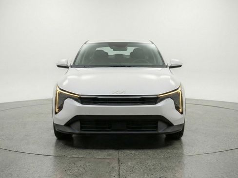 Used 2025 Kia K4 image 2