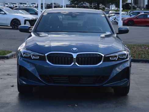 Used 2025 BMW 330i Sedan w/ Convenience Package image 5