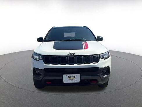 Used 2025 Jeep Compass Trailhawk AWD/4WD image 4