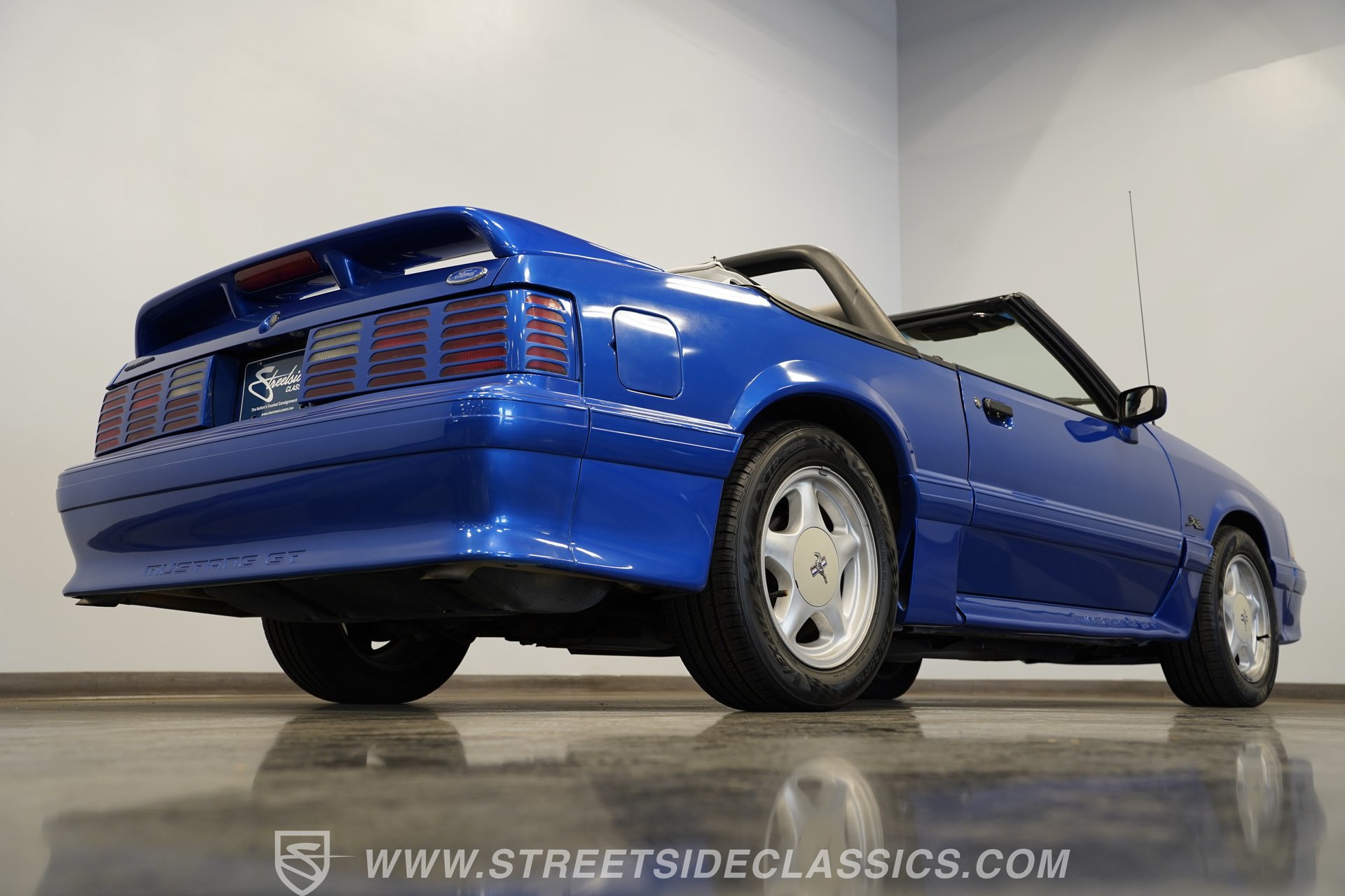Used 1993 Ford Mustang GT RWD image 32