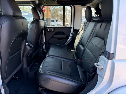 Used 2023 Jeep Wrangler Sahara w/ Cold Weather Group image 27