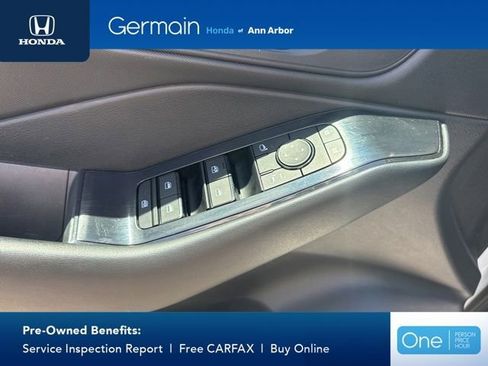 Used 2024 Nissan Rogue S FWD image 18