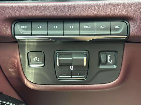 Used 2026 Cadillac Escalade ESV Luxury w/ Touring Package AWD/4WD image 11