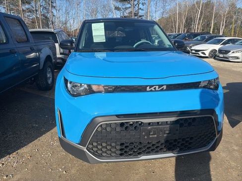 Used 2023 Kia Soul S image 3