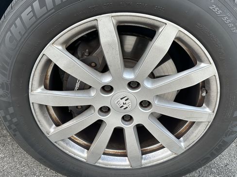 Used 2020 Porsche Cayenne AWD/4WD image 15