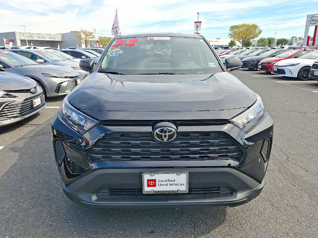 Used 2022 Toyota RAV4 LE AWD/4WD image 2