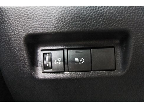 Used 2021 Toyota RAV4 XLE FWD image 20