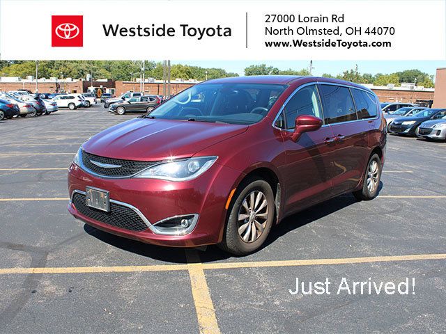 Used 2018 Chrysler Pacifica Touring Plus FWD image 1