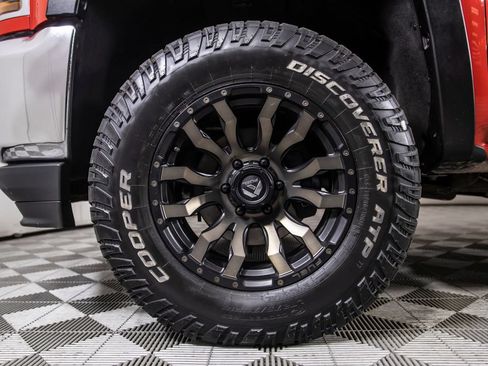 Used 2018 Chevrolet Silverado 1500 LT w/ All Star Edition AWD/4WD image 8