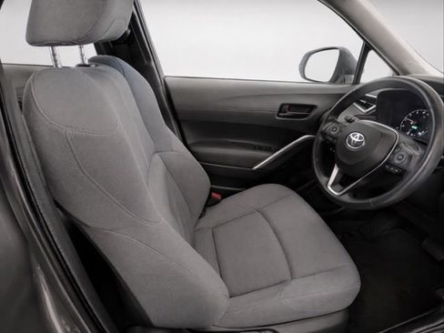 Used 2023 Toyota Corolla Cross AWD Hybrid w/ Moonroof Package image 16