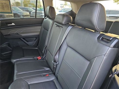 Used 2022 Volkswagen Atlas SE w/ Black Wheel Package image 12