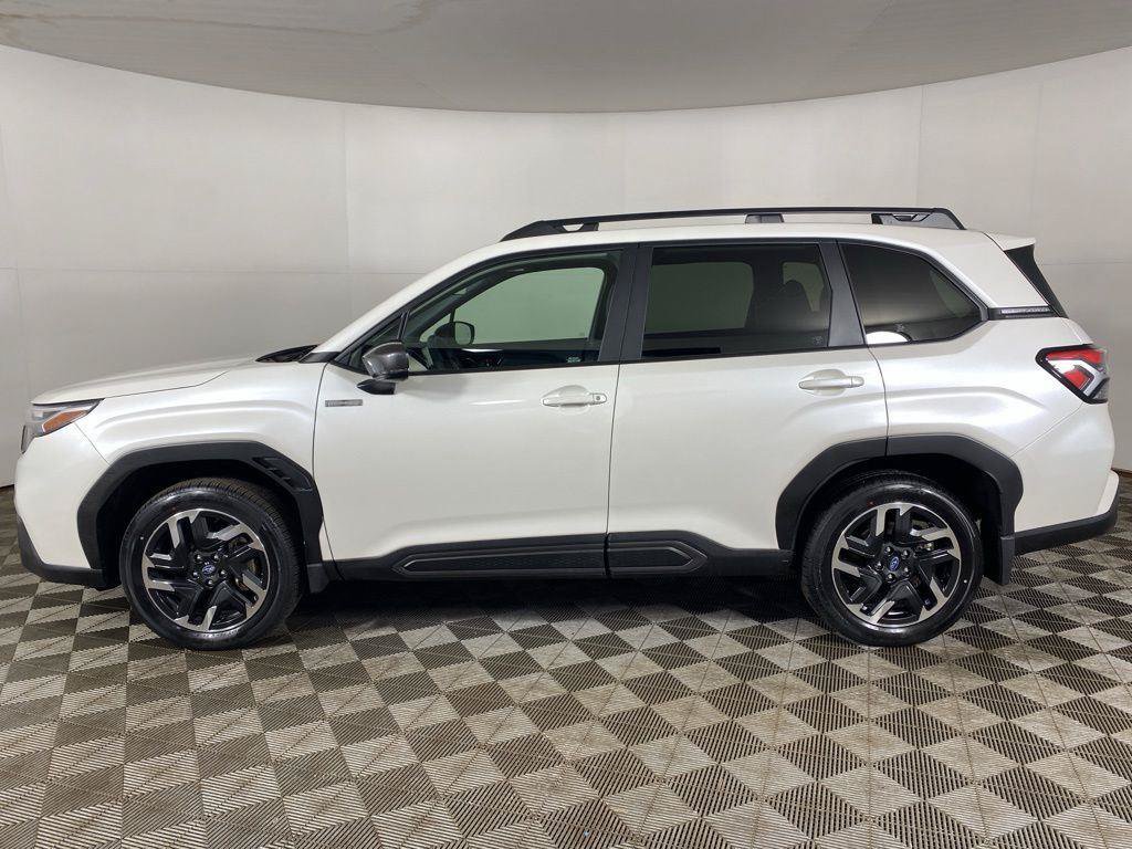 Used 2025 Subaru Forester Limited AWD/4WD image 10
