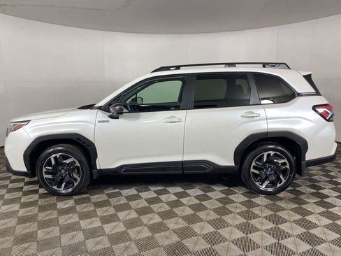 Used 2025 Subaru Forester Limited AWD/4WD image 10
