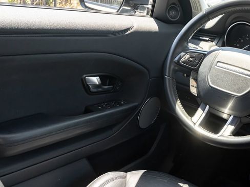 Used 2018 Land Rover Range Rover Evoque SE AWD/4WD image 11