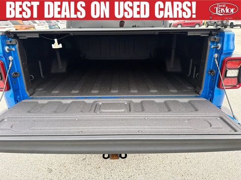 Used 2025 Jeep Gladiator Sport AWD/4WD image 39
