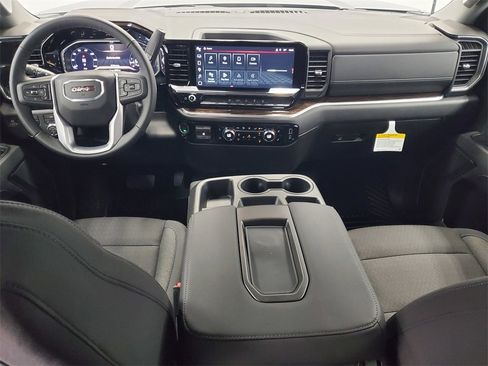 New 2026 GMC Sierra 2500 SLE w/ SLE Value Package; image 5