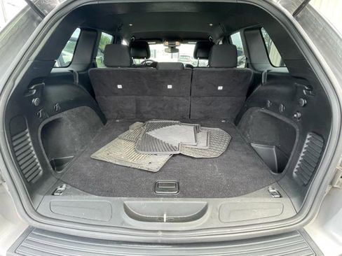 Used 2017 Jeep Grand Cherokee Laredo w/ Quick Order Package 23E image 13