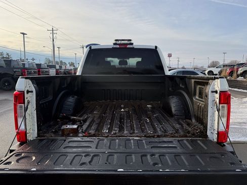Used 2019 Ford F250 XLT w/ Snow Plow Prep Package image 13