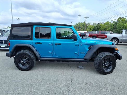 Used 2024 Jeep Wrangler Unlimited AWD/4WD image 3