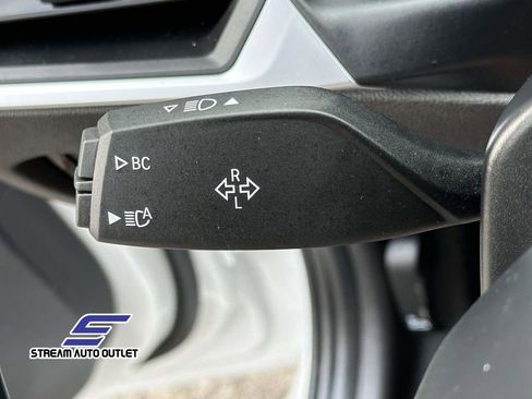 Used 2024 BMW 330i xDrive Sedan w/ Convenience Package image 24