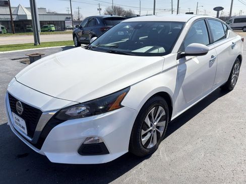 Used 2022 Nissan Altima 2.5 S FWD image 9
