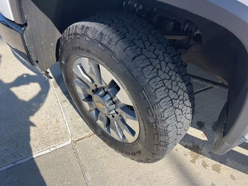 Used 2024 Chevrolet Silverado 2500 Custom image 28