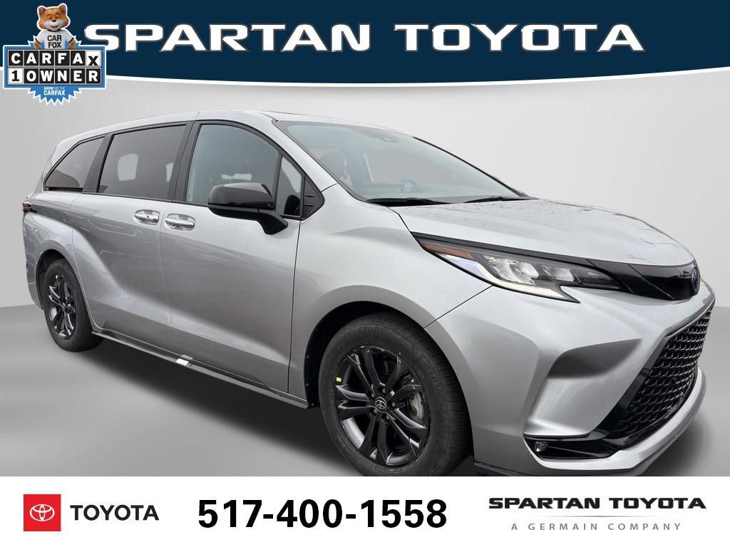 Used 2025 Toyota Sienna XSE AWD/4WD image 8