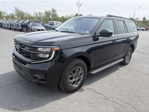 Used 2025 Ford Expedition Active AWD/4WD image 8