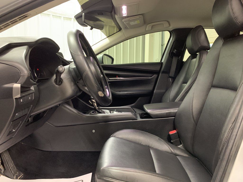 Used 2020 MAZDA MAZDA3 Sedan w/ Select Package FWD image 17