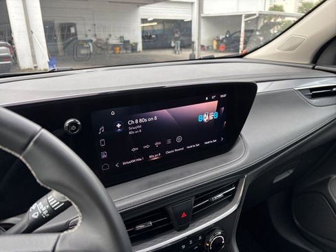 Used 2025 Buick Encore GX Preferred image 21