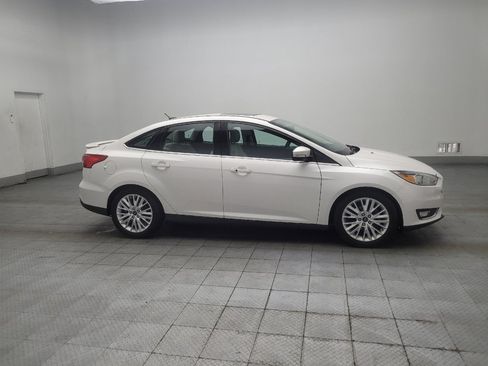 Used 2018 Ford Focus Titanium FWD image 11
