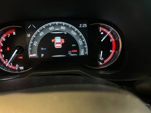 Used 2025 Toyota RAV4 XLE image 40