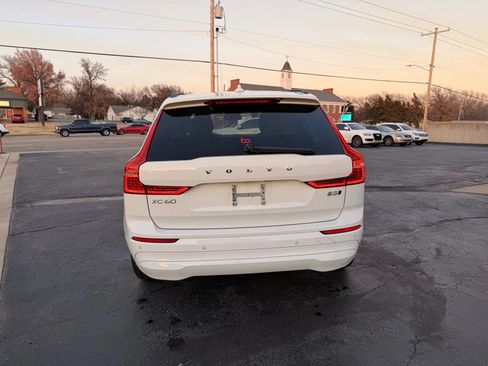 Used 2022 Volvo XC60 B5 Momentum AWD/4WD image 6