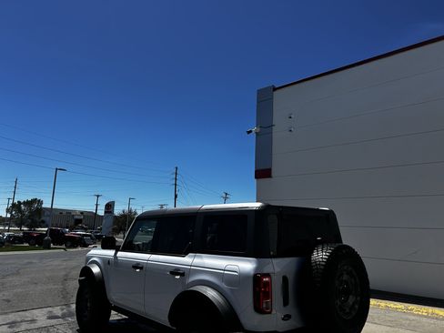 Used 2024 Ford Bronco Black Diamond AWD/4WD image 4