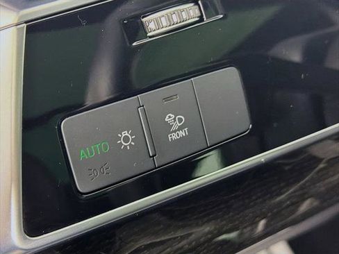Used 2025 Audi Q7 2.0T Premium w/ Convenience Plus Package AWD/4WD image 10