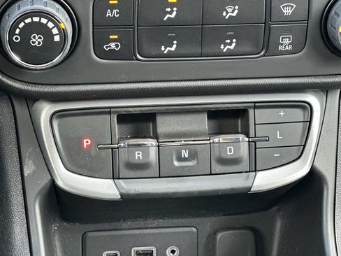 Used 2023 GMC Terrain SLE w/ Elevation Edition FWD image 30