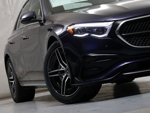 New 2026 Mercedes-Benz E 350 4MATIC Sedan image 4