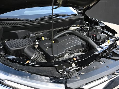 Used 2025 Chevrolet Equinox LT FWD image 17