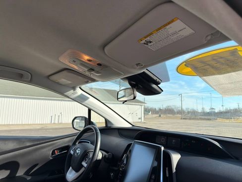 Used 2018 Toyota Prius Prime Premium image 56