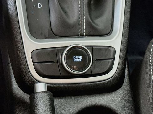 Certified 2024 Hyundai Venue SEL FWD image 12