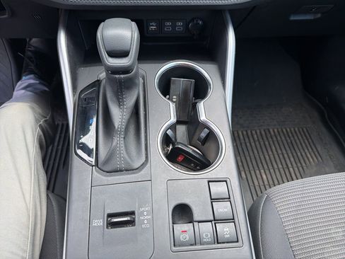 Used 2023 Toyota Highlander L FWD image 18