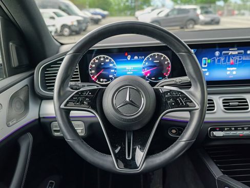 Used 2024 Mercedes-Benz GLS 450 4MATIC image 35