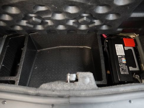 Used 2018 Dodge Challenger GT w/ GT Interior Package image 10