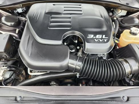 Used 2021 Chrysler 300 Touring L RWD image 31