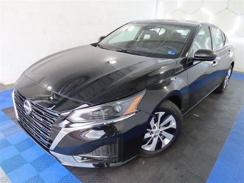 Used 2024 Nissan Altima 2.5 S FWD image 4