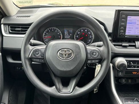 Used 2022 Toyota RAV4 LE image 14