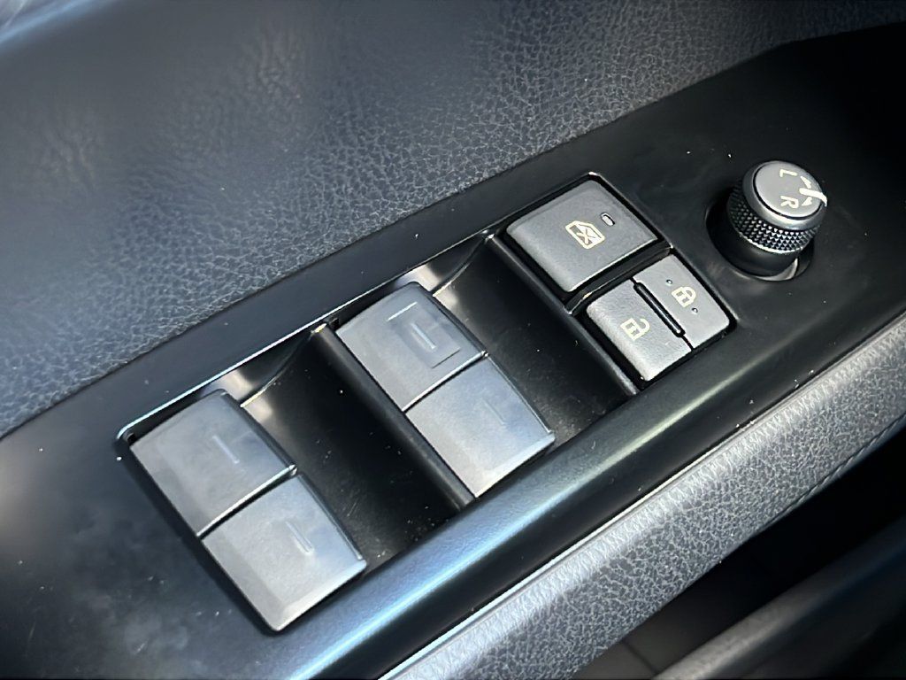 Used 2026 Toyota Camry SE FWD image 17