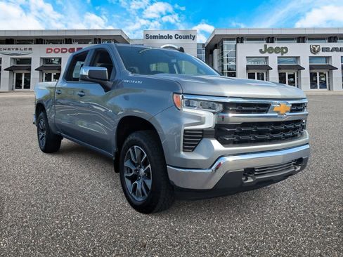 Used 2024 Chevrolet Silverado 1500 LT image 2
