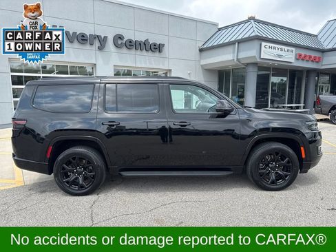 Used 2024 Jeep Wagoneer Series II AWD/4WD image 4